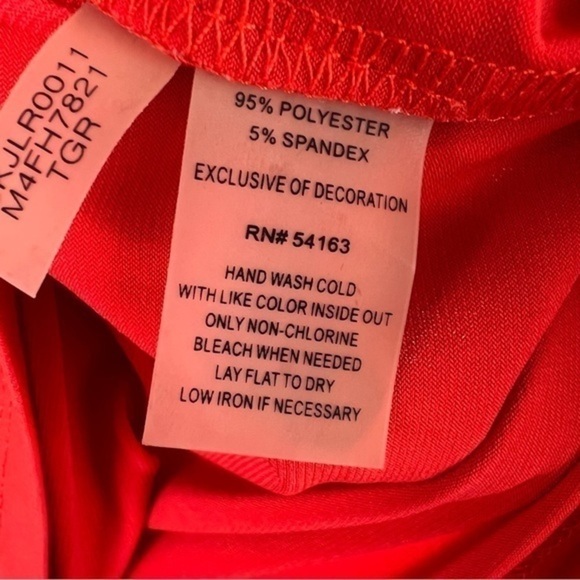 Calvin Klein Red Sleeveless Peep Hole Top womens size S/M - Picture 6 of 6